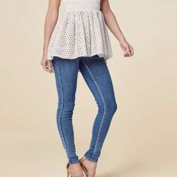 Size 4L Venus Women's 5 Pocket Skinny Jewelled Button Jeans - Picture 1 of 1